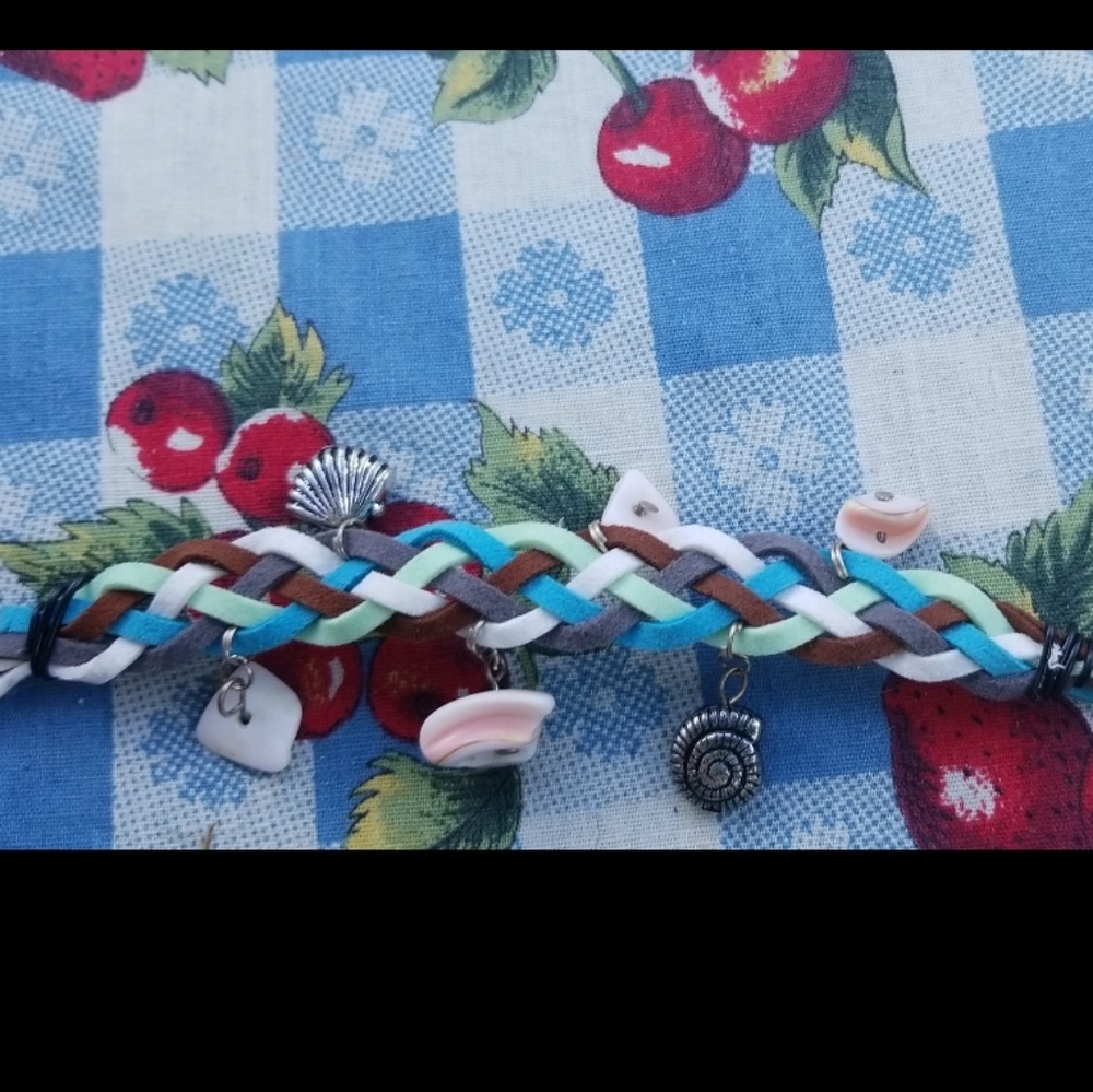 Hand made bracelets - Picture 3 of 3